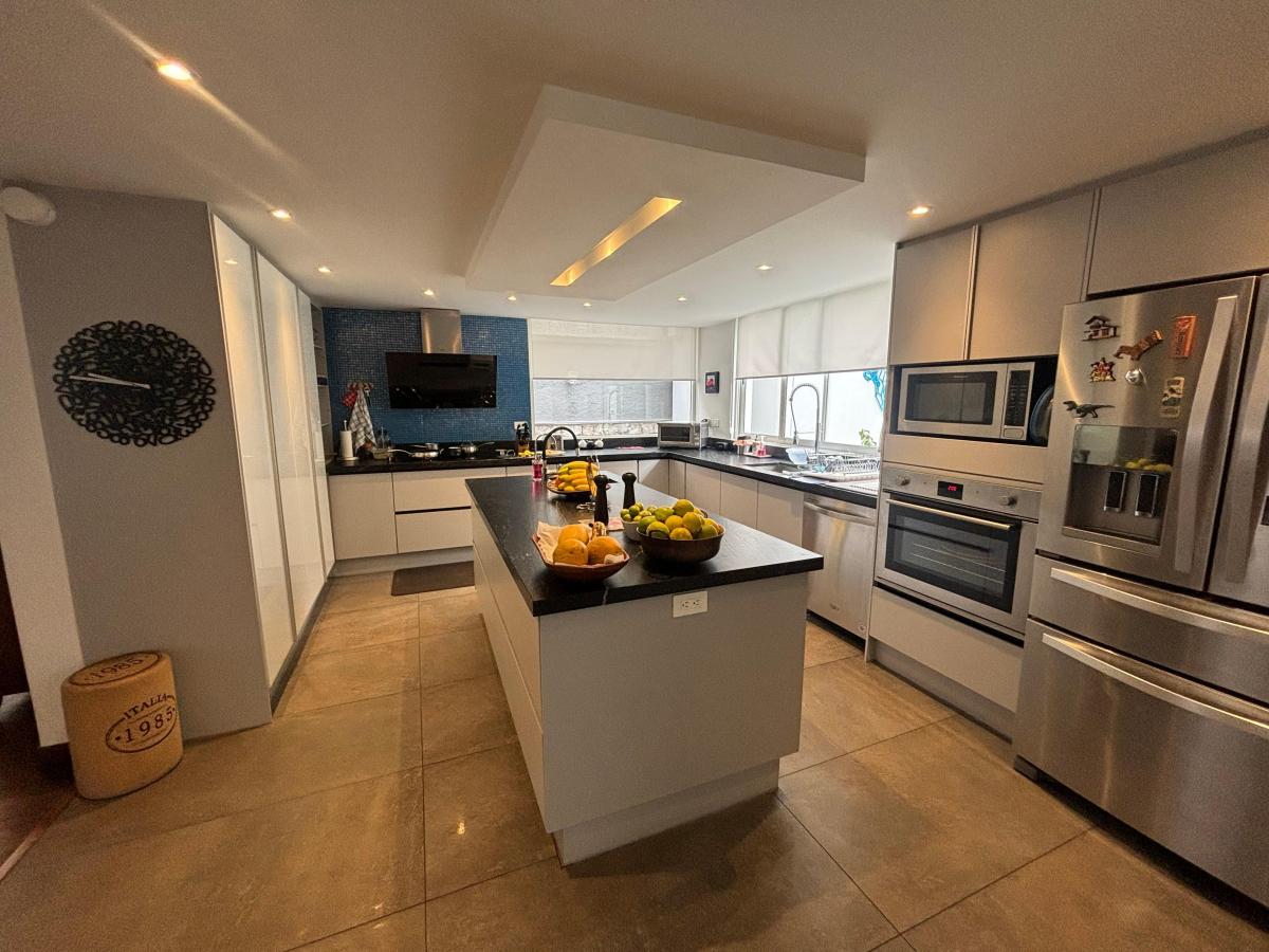 Hermosa Casa Independiente de Venta - Sector Granda Centeno — imagen 8