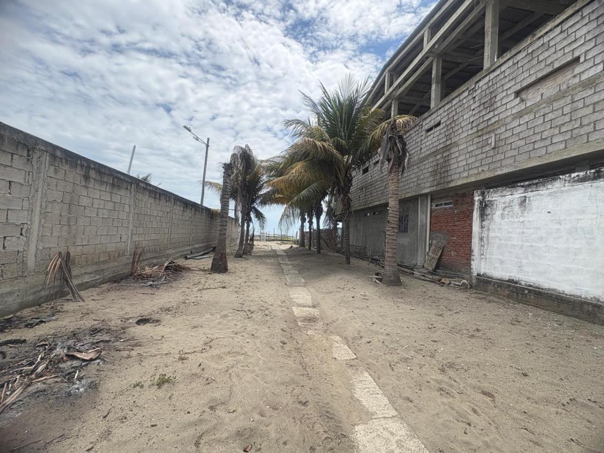 Casa con 3 Recámaras en Venta, 1080 m² de Terreno en Sur de Playas, con Salida Al Mar, Guayas — imagen 9