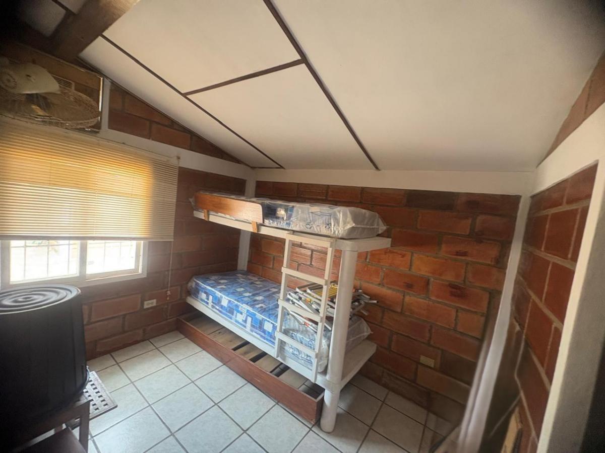 Casa con 3 Recámaras en Venta, 1080 m² de Terreno en Sur de Playas, con Salida Al Mar, Guayas — imagen 3