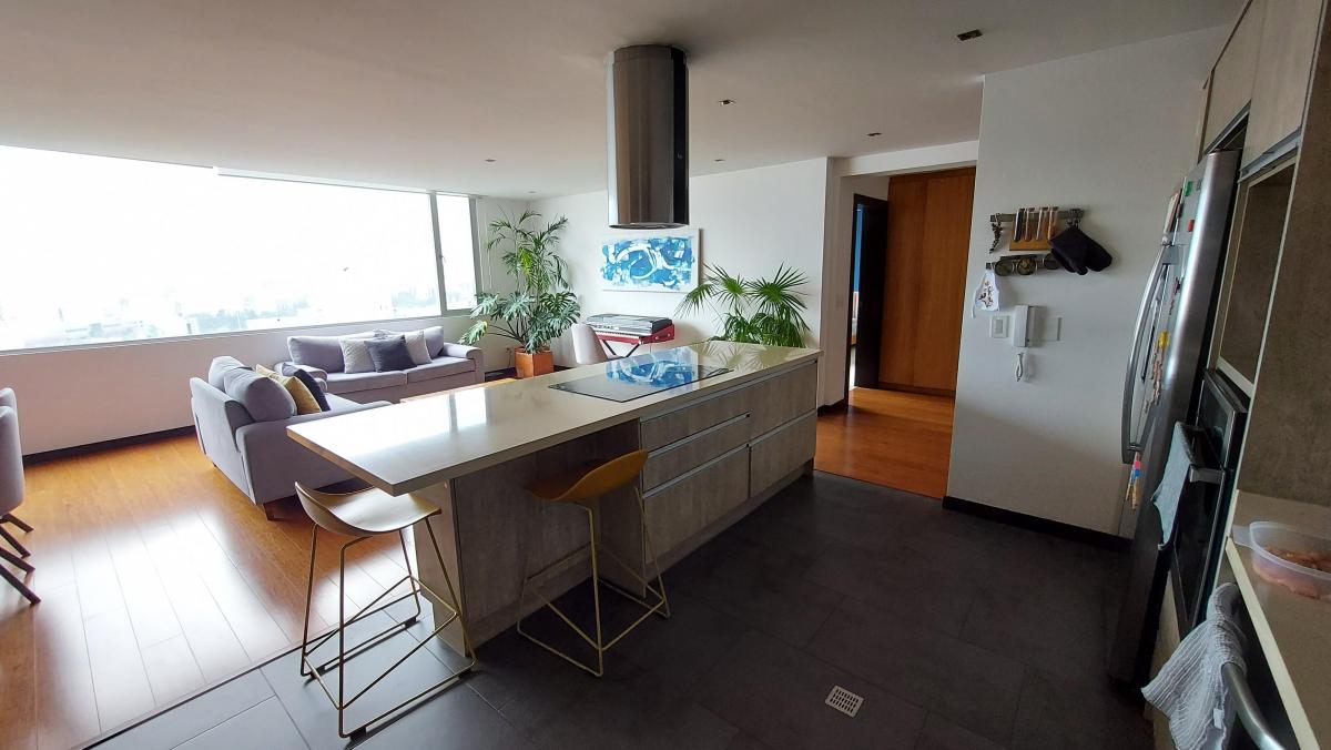 Departamento en Venta, 3 Dorm., 3 Parqueaderos, 195 m², González Suárez — imagen 3