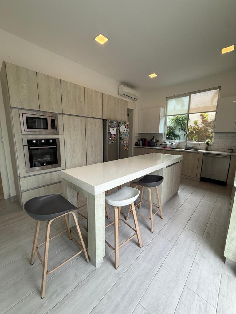 Isla Mocoli Moderna Casa en Venta, Guayas — imagen 9