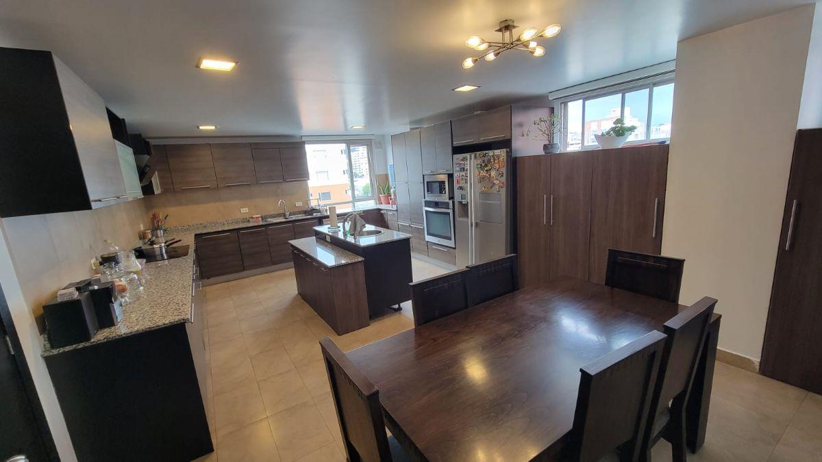 Departamento de Venta en El Sector Republica de El Salvador de 262 m con 4 Parqueaderos — imagen 7