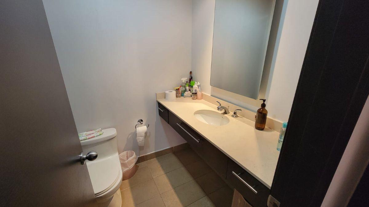 Departamento de Venta en El Sector Republica de El Salvador de 262 m con 4 Parqueaderos — imagen 3