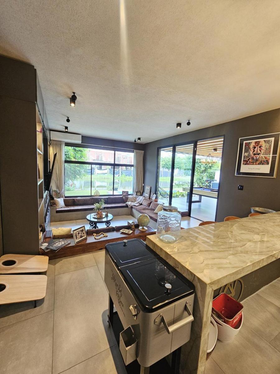Hermosa Casa en Venta con Vista Al Lago en Isla Mocolí, Guayas — imagen 6