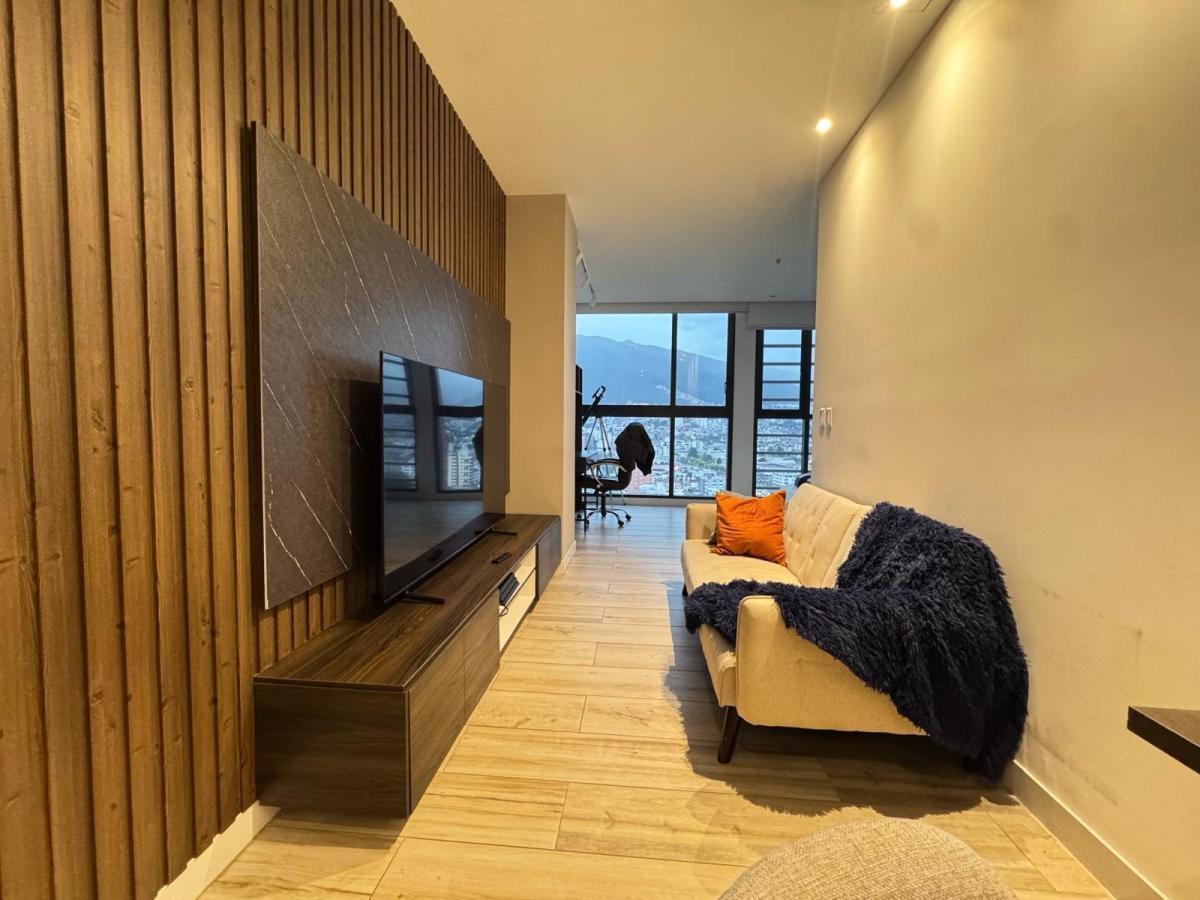 En Venta, Suite 1 Habitaciones con Vista Espectacular Piso Alto, Edificio Torre Solari — imagen 9