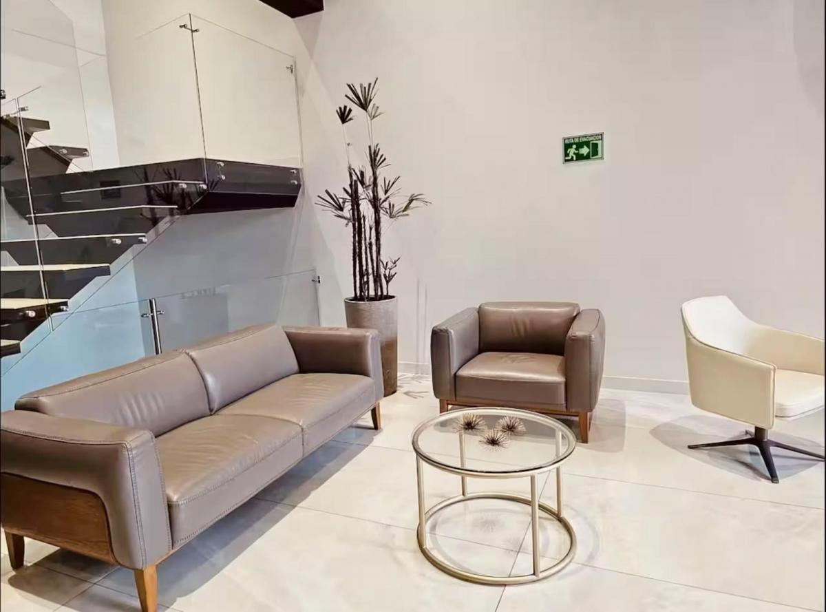 En Venta, Suite 1 Habitaciones con Vista Espectacular Piso Alto, Edificio Torre Solari — imagen 8