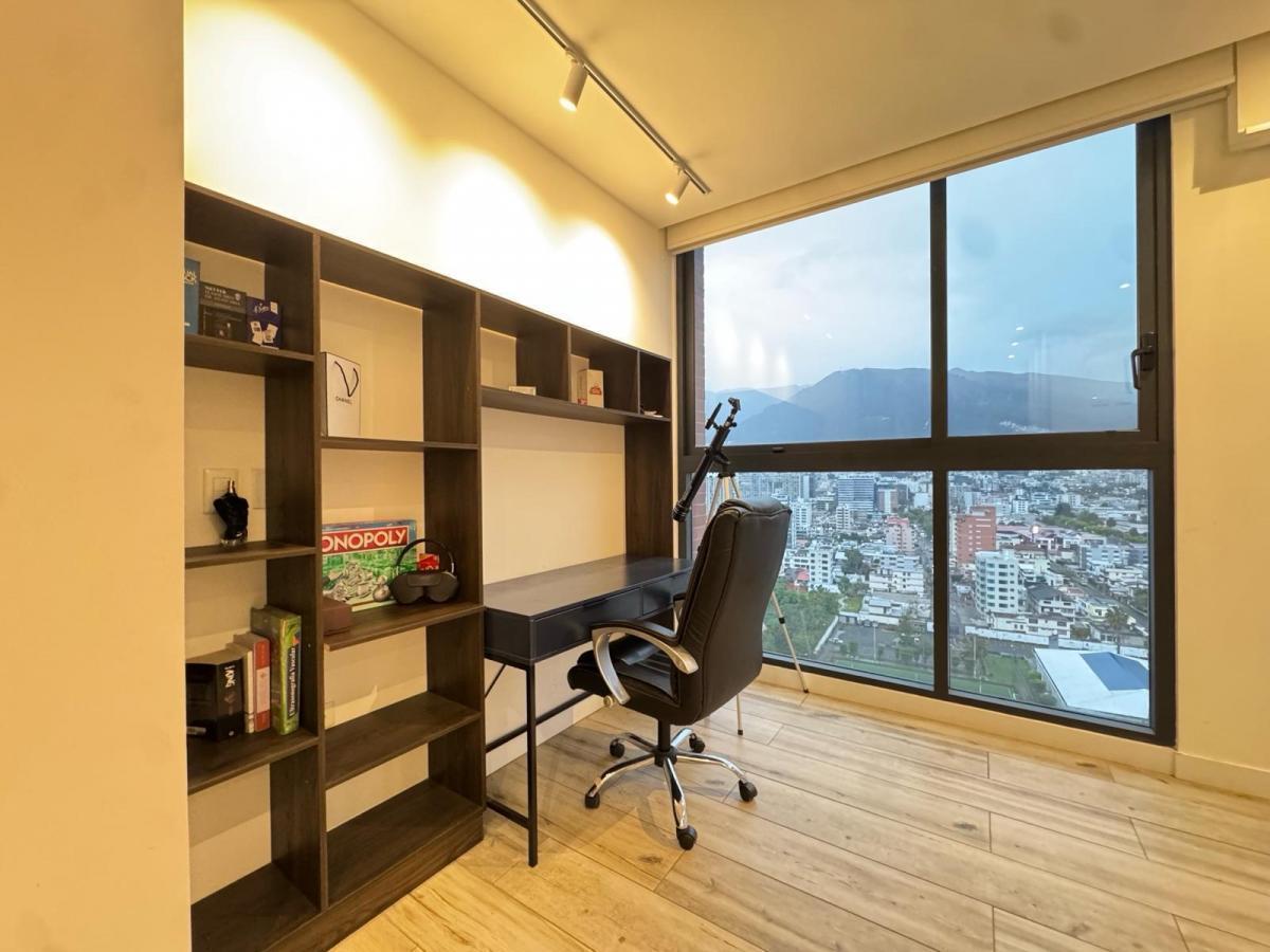 En Venta, Suite 1 Habitaciones con Vista Espectacular Piso Alto, Edificio Torre Solari — imagen 4
