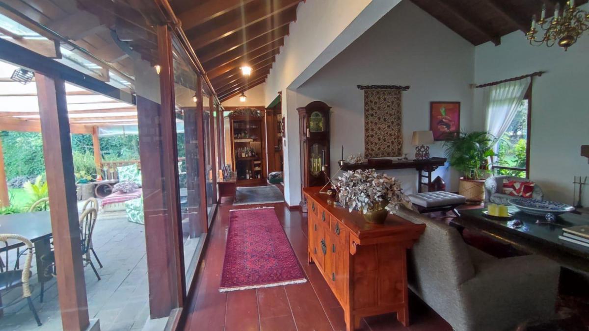 Casa Independiente en Venta | de 5 Habitaciones y Amplia Área Verde, Los Chillos Sector Playa Chica — imagen 9