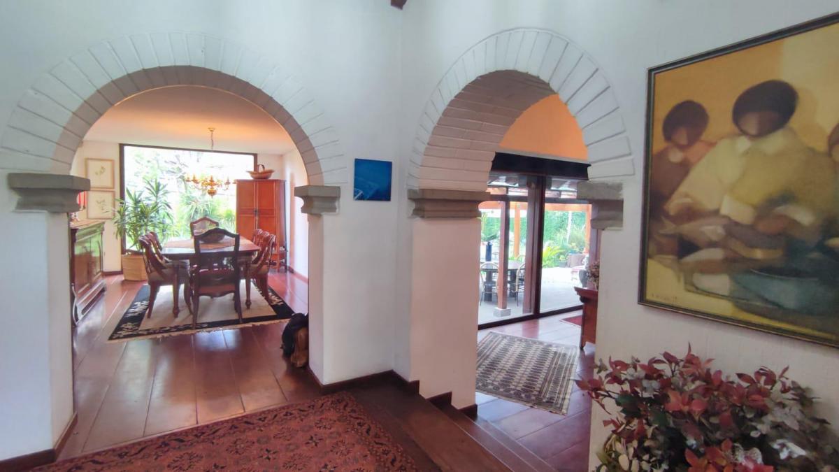 Casa Independiente en Venta | de 5 Habitaciones y Amplia Área Verde, Los Chillos Sector Playa Chica — imagen 5
