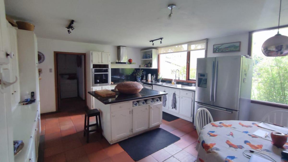 Casa Independiente en Venta | de 5 Habitaciones y Amplia Área Verde, Los Chillos Sector Playa Chica — imagen 3
