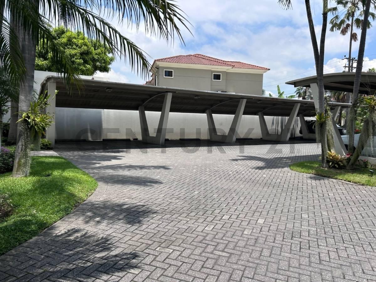 Venta de Parqueo Cubierto en Urb. Tennis Club, Samborondon, Guayas — imagen 7