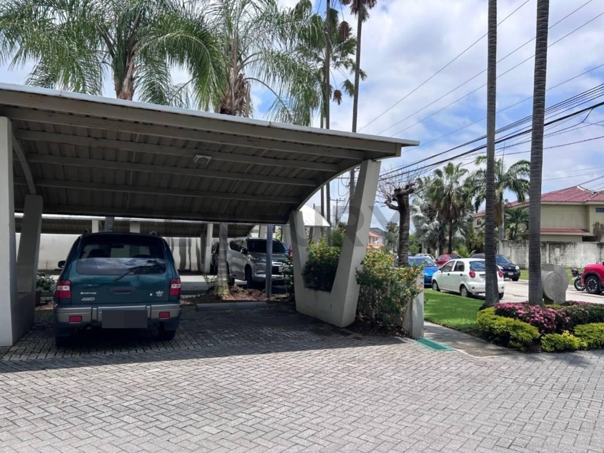 Venta de Parqueo Cubierto en Urb. Tennis Club, Samborondon, Guayas — imagen 6