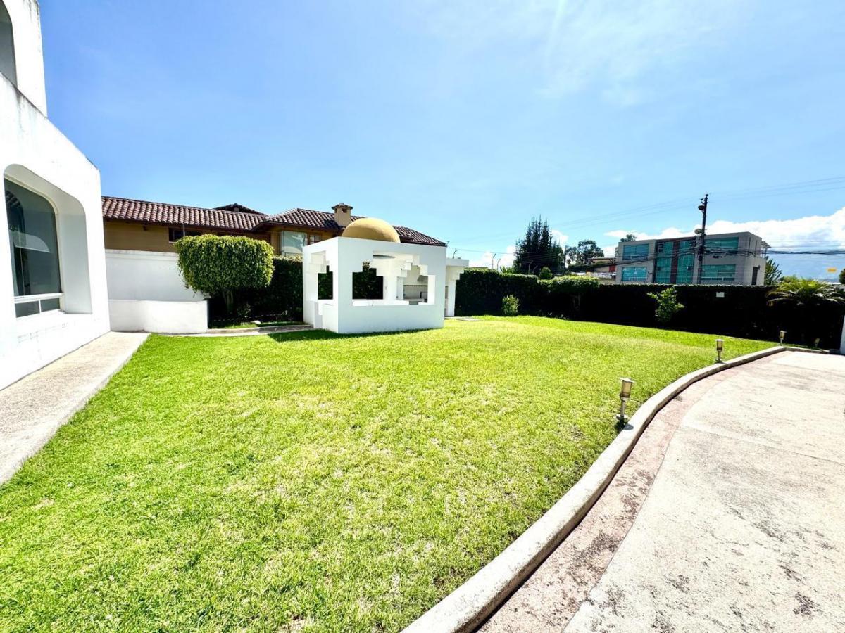 Casa Independiente de Venta en La Primavera, Cumbayá — imagen 9