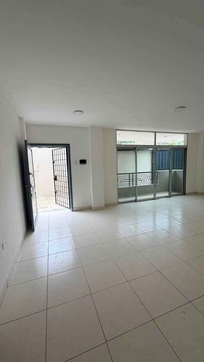 Se Alquila Departamento Planta Baja en Ceibos, Guayas — imagen 8
