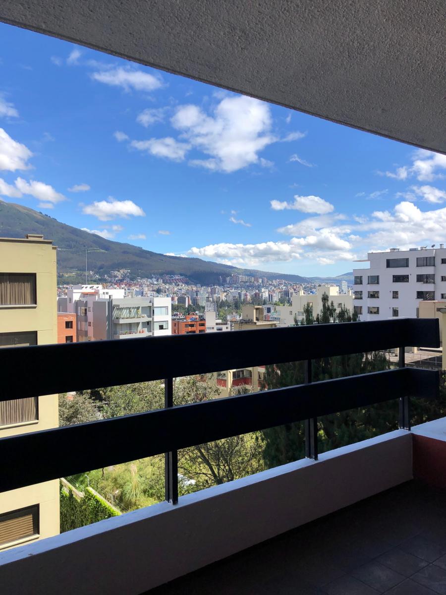 Se Vende Hermoso Departamento Sector González Suárez — imagen 3