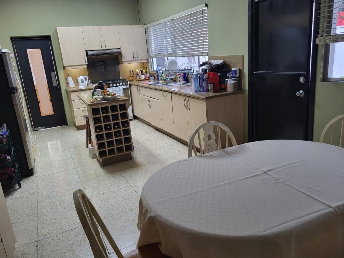 Venta de Casa - Urdesa Central, Guayas — imagen 6