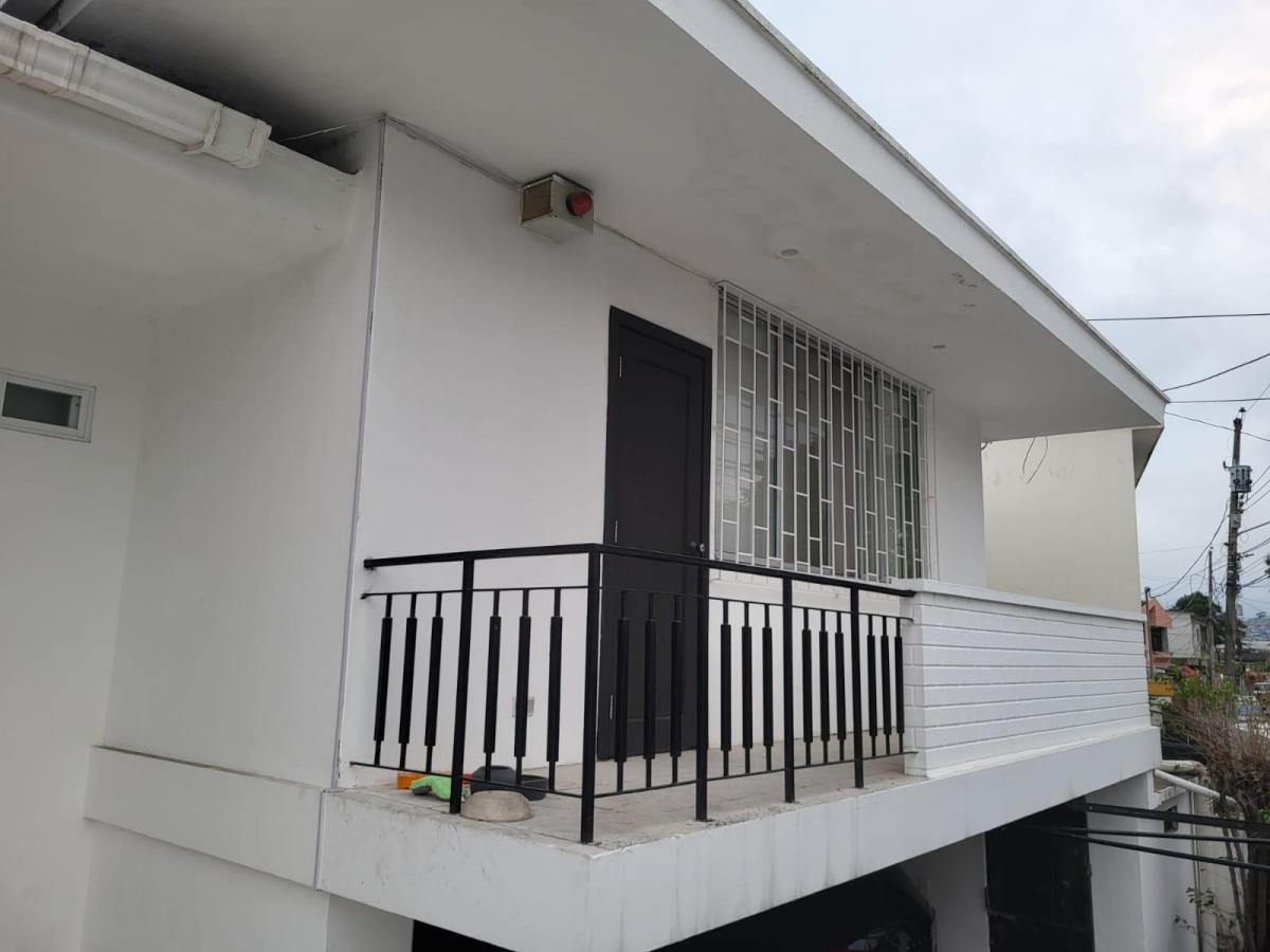 Venta de Casa - Urdesa Central, Guayas — imagen 4