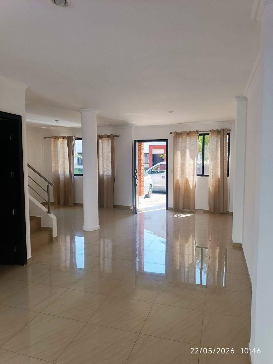 Casa de 120 m² con 3 Habitaciones en Venta y Alquiler en La Aurora, Guayas — imagen 3