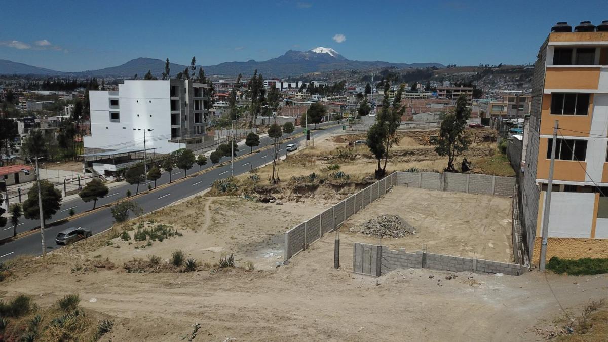Último Lote en La Av Víctor Hugo, Tungurahua — imagen 3