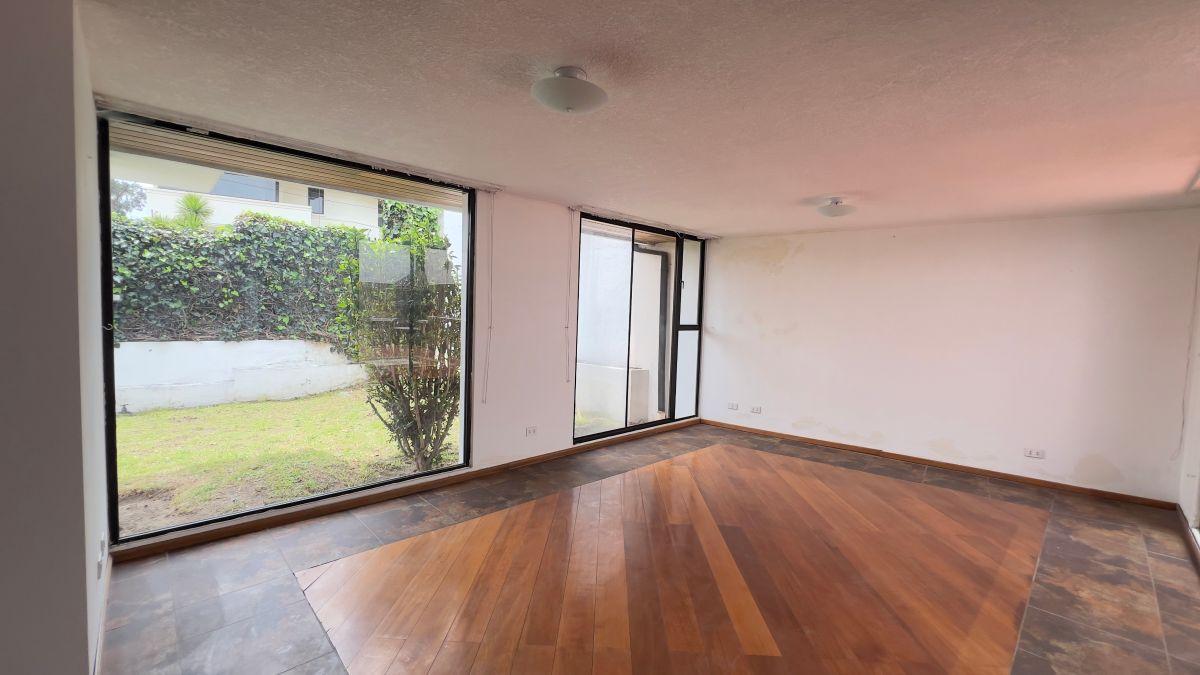 Casa en Venta, Urbanización El Condado, 3 Dorm., Jardín — imagen 10