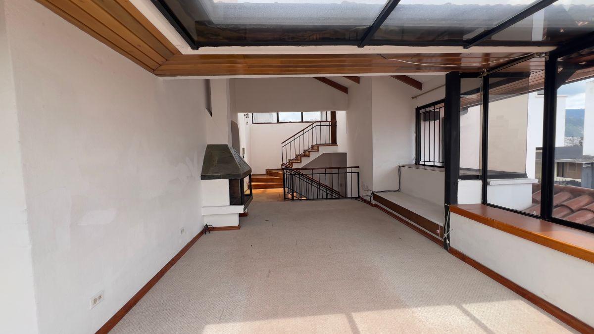 Casa en Venta, Urbanización El Condado, 3 Dorm., Jardín — imagen 3
