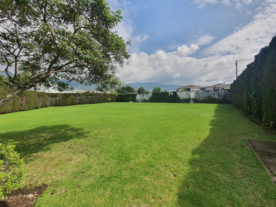 Terreno de Venta en Una de Las Mejores Urbanizaciones de Cumbayá. Ultimo Terreno de La Urbanización — imagen 10