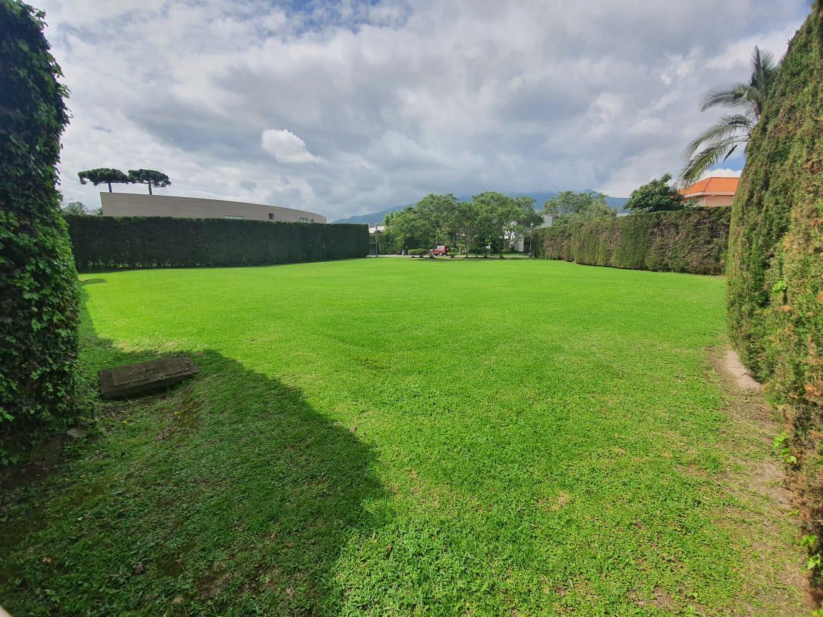 Terreno de Venta en Una de Las Mejores Urbanizaciones de Cumbayá. Ultimo Terreno de La Urbanización — imagen 6
