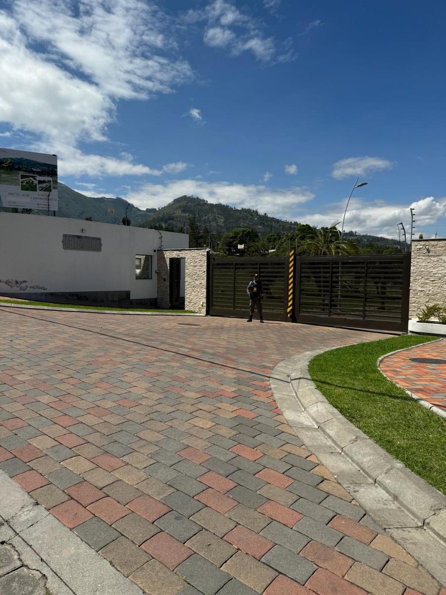 Vendo Terreno de Oportunidad en Urbanización de Lujo 1000 m². La Cerámica - Tumbaco — imagen 3