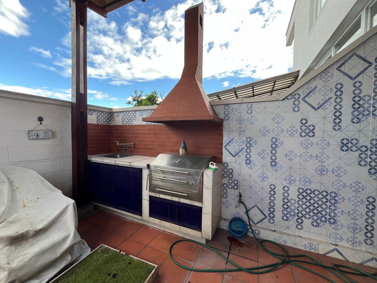 Cumbaya Casa de Venta con Jardín Miravalle 3 — imagen 5