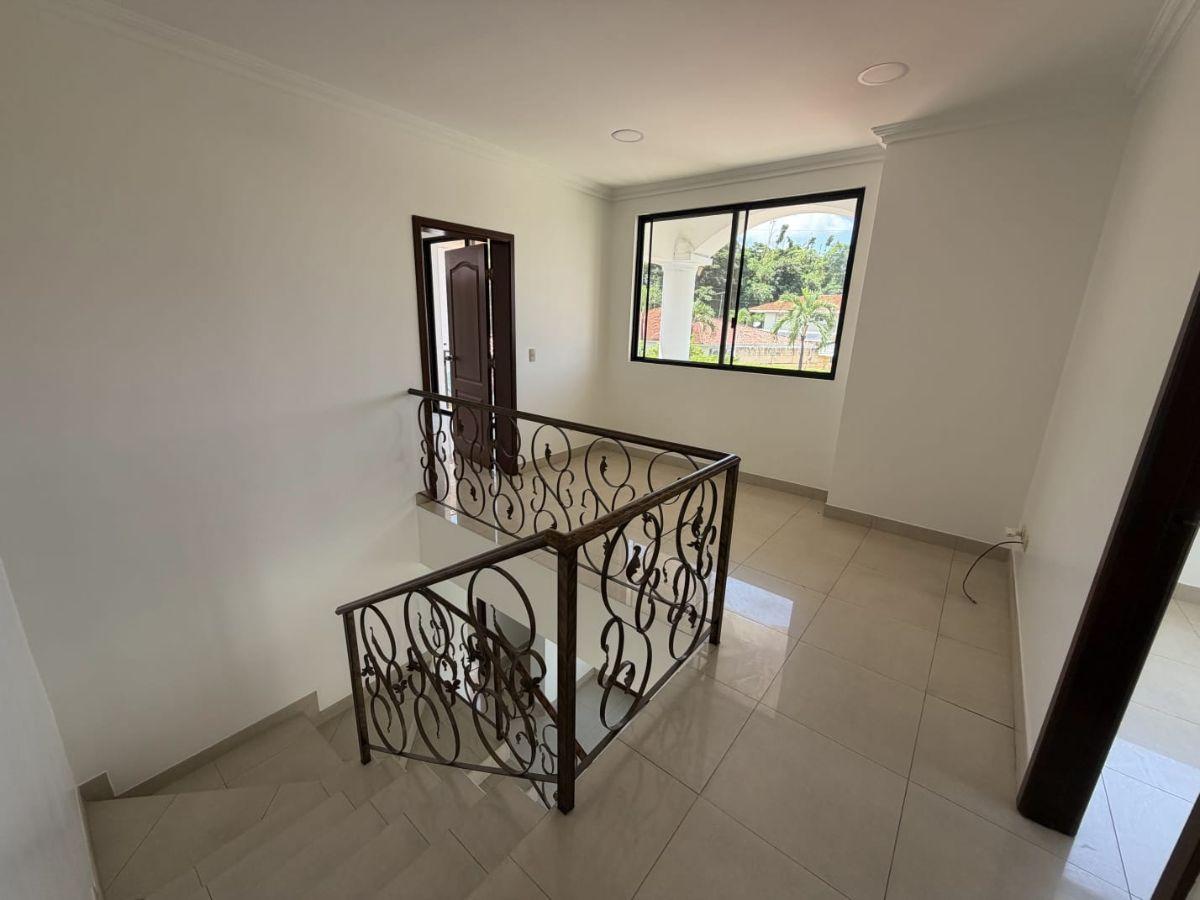 Se Vende Casa Esquinera en Estancias del Rio Via Samborondon, Guayas — imagen 5