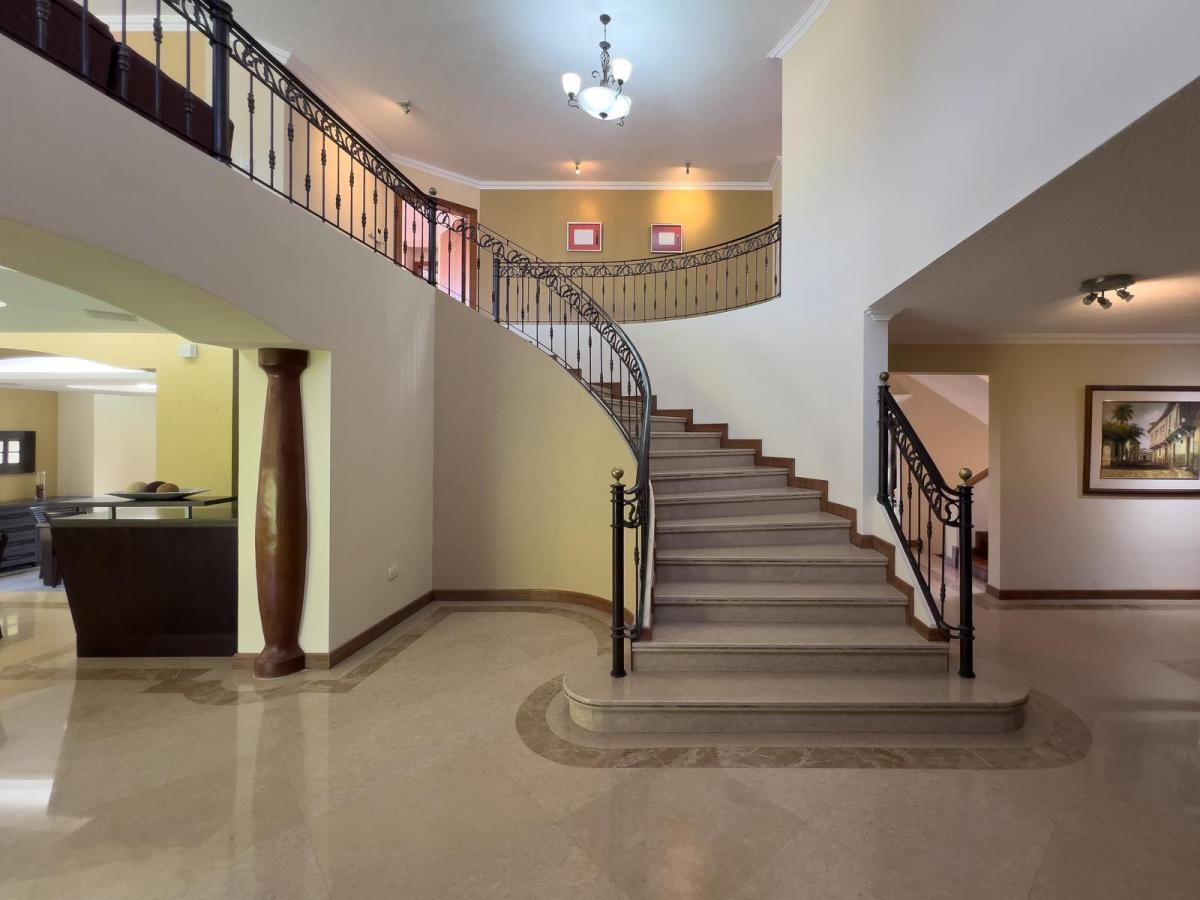 Linda Casa de Venta Ubicada Dentro de Urbanización Segura y Exclusiva. Sector Scala — imagen 9