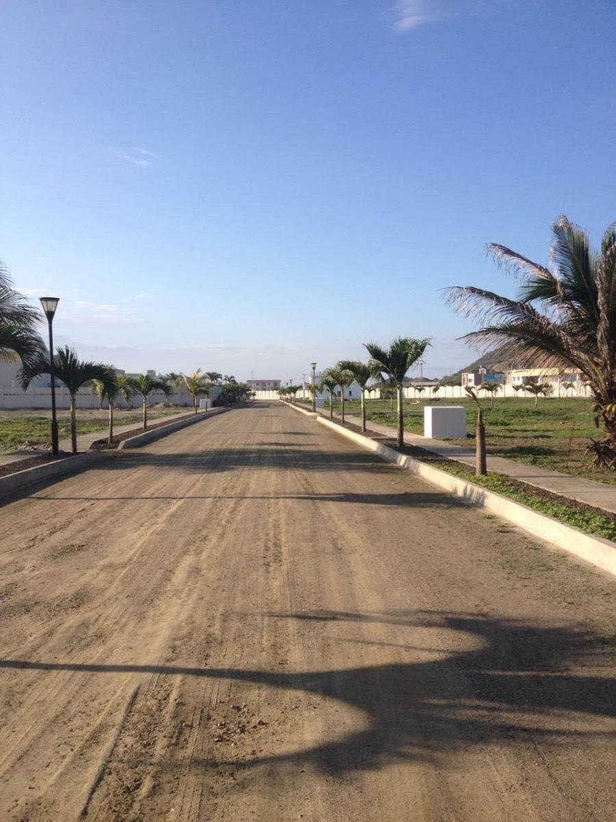 Lote de Terreno en Venta en La Urbanización Las Palmas, Puerto Cayo, Manabí — imagen 4