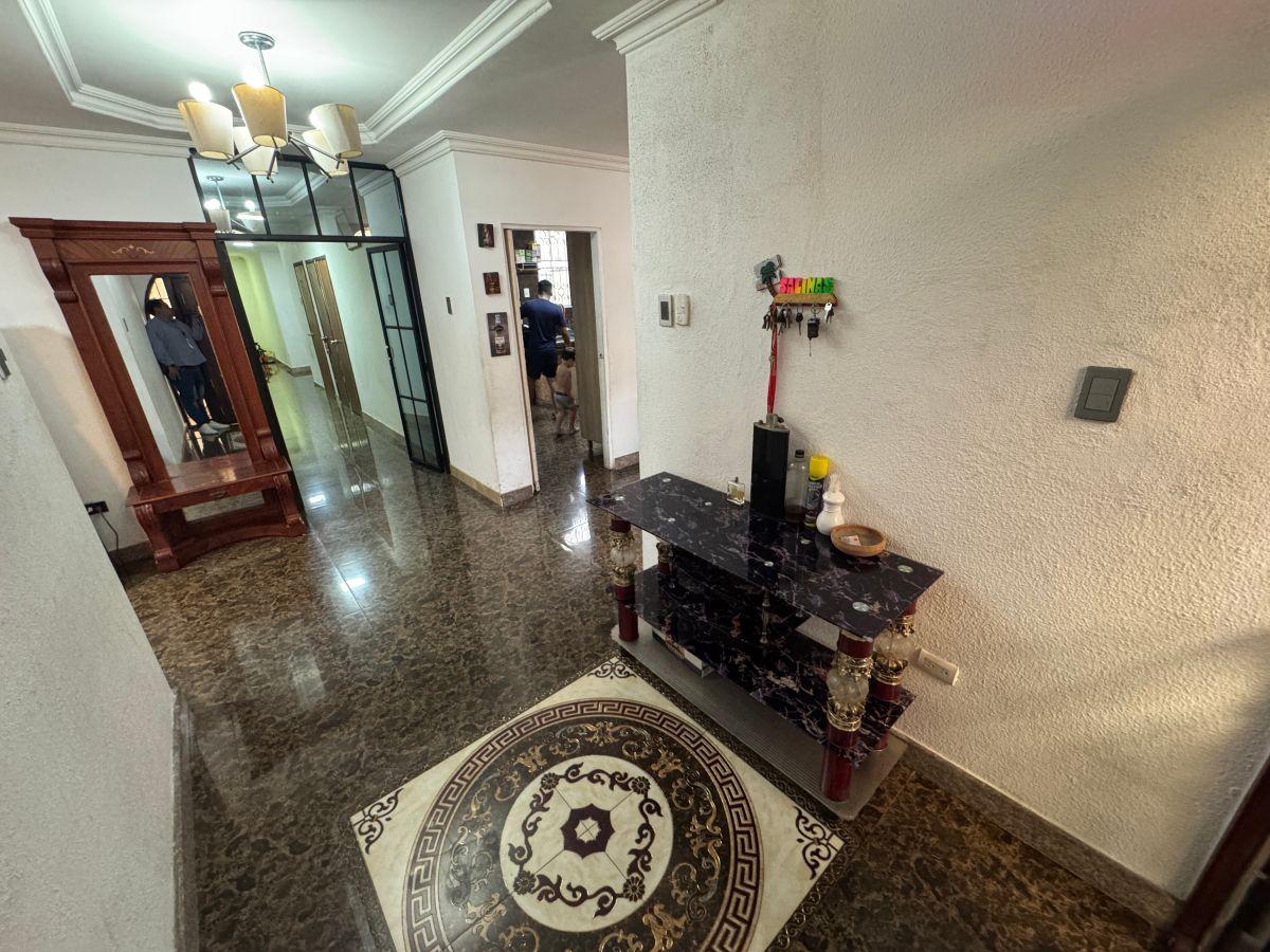 Se Vende Casa de 5 Dorm. en Urdesa Norte, Sector con Portón. Guayas — imagen 8