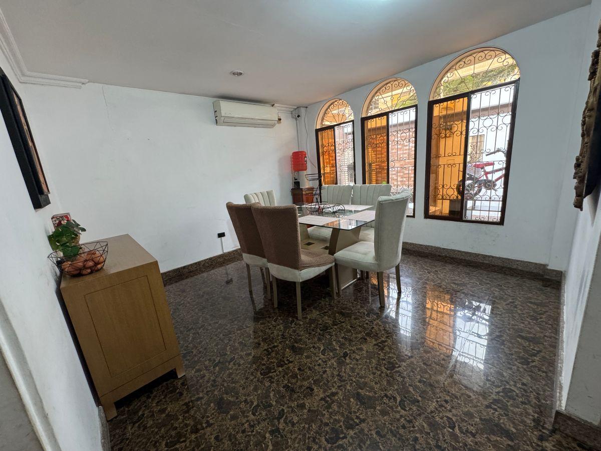 Se Vende Casa de 5 Dorm. en Urdesa Norte, Sector con Portón. Guayas — imagen 7