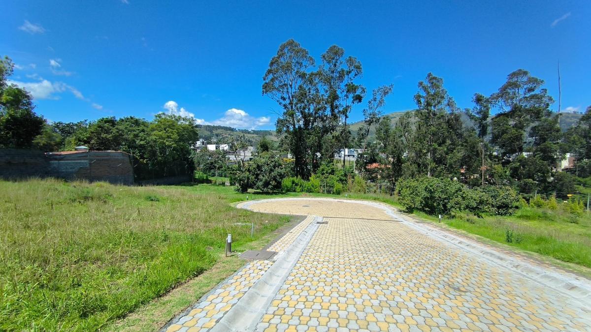 Ultimo Lote Disponible en Conjunto Cerrado Cerca a La Ruta Viva — imagen 8