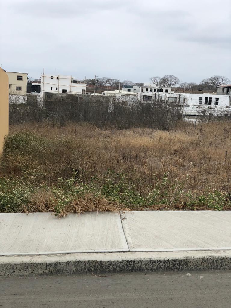 Un Lote de Terreno en Venta en La Urbanizacion Mantazul, Manabí — imagen 8