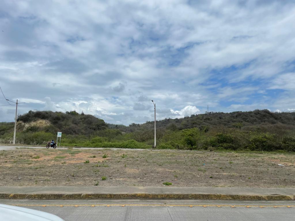 Terreno de 5.3 Hectáreas en Canoa Más 1522 de Terreno Frente a La Playa, Manabí — imagen 5