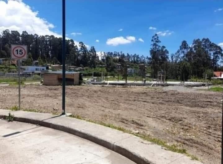 Hermoso Terreno de Venta en Urbanizacion Prado Rio (Frente Al Tenis Club), Azuay — imagen 9
