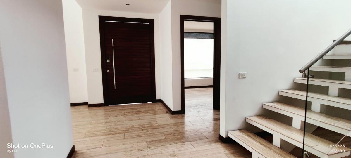 Casa Moderna en Venta Cumbayá Sector Urbanización La Viña. Provincia de Pichincha — imagen 9
