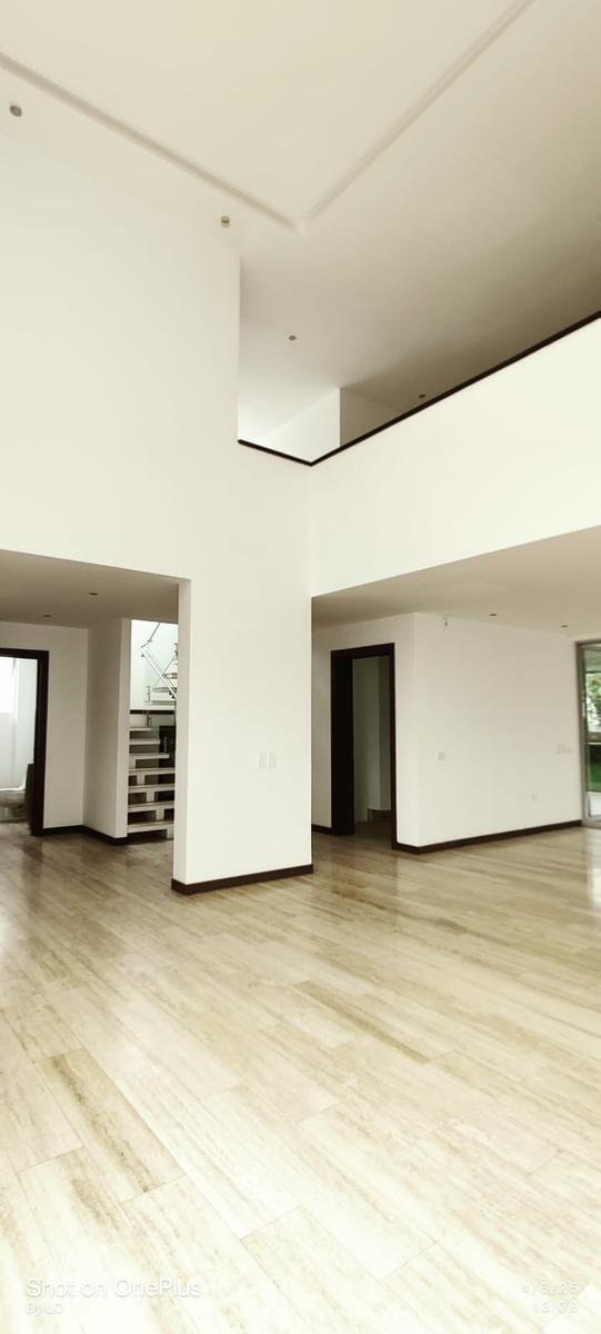 Casa Moderna en Venta Cumbayá Sector Urbanización La Viña. Provincia de Pichincha — imagen 8