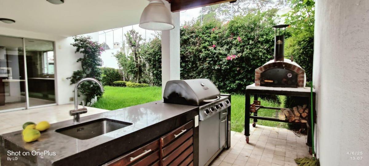 Casa Moderna en Venta Cumbayá Sector Urbanización La Viña. Provincia de Pichincha — imagen 6
