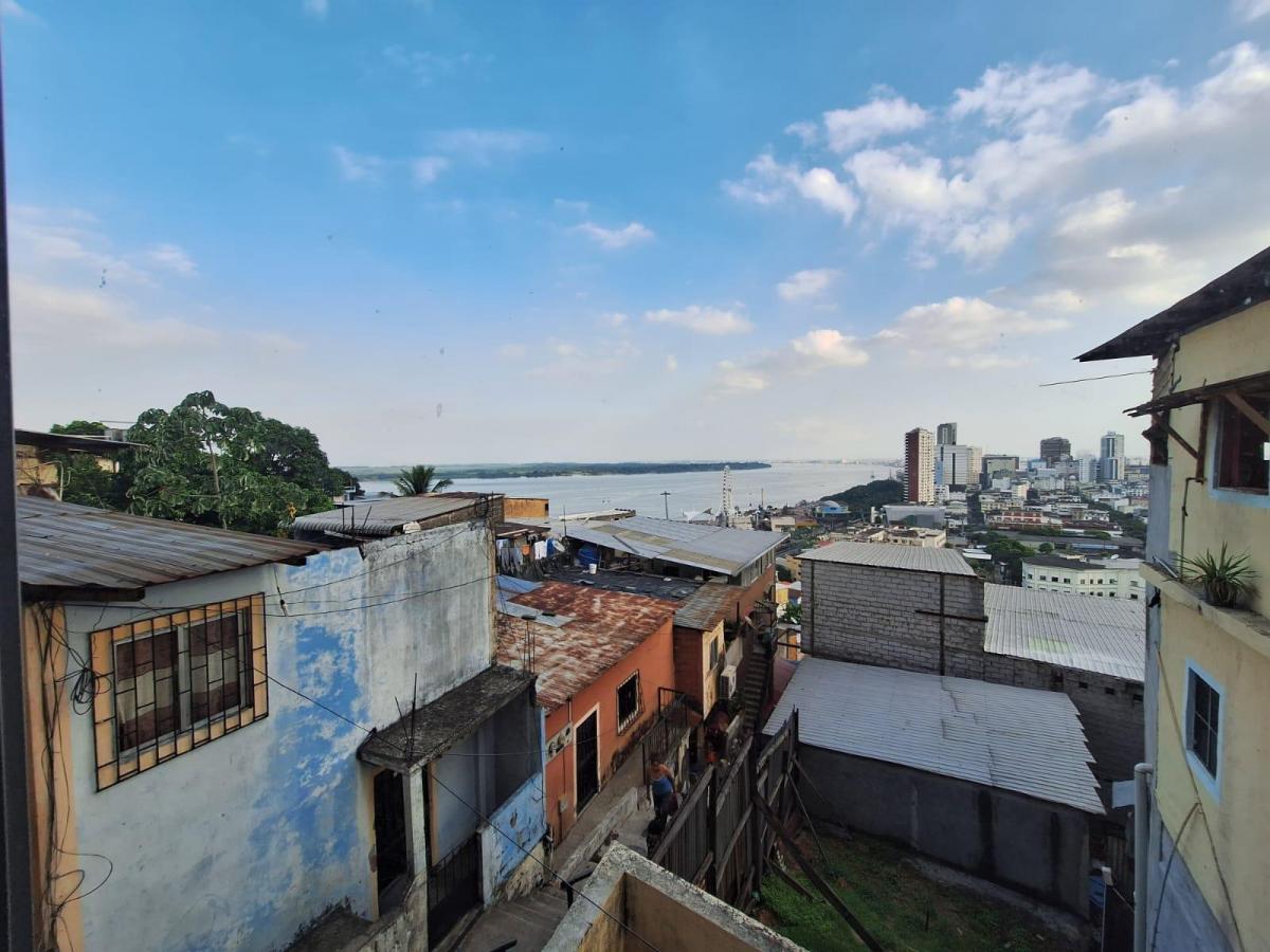 Venta de Casa 4 Pisos Cerro Santa Ana Escalón 354, Guayas — imagen 6
