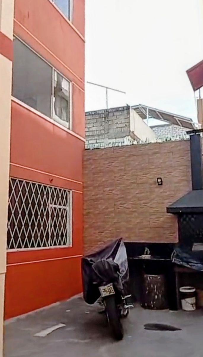 Casa Rentera de 8 Departamentos en Venta a 2 Cuadras del Estadio del Aucas — imagen 9