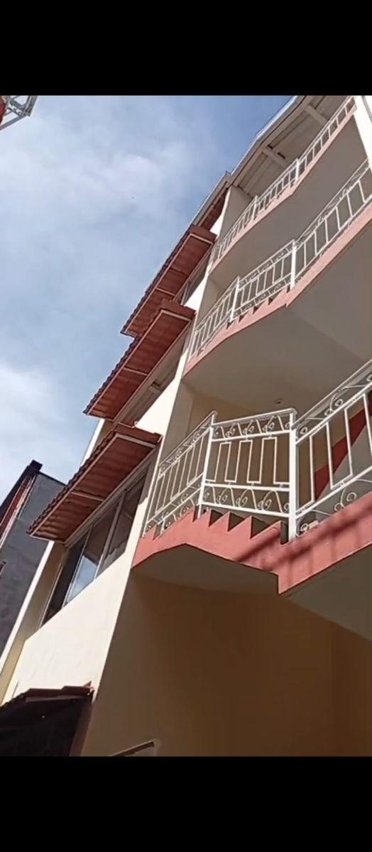 Casa Rentera de 8 Departamentos en Venta a 2 Cuadras del Estadio del Aucas — imagen 8