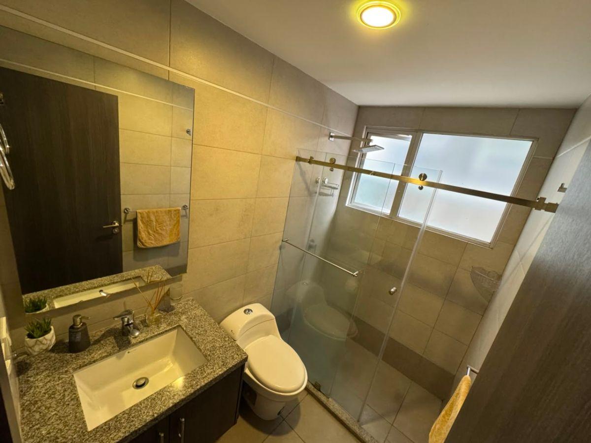 En Venta Lindo y Súper Cómodo, 2 Dorm., Sector La Carolina, Lado Shyris, Suiza y Checoslovaqia — imagen 6