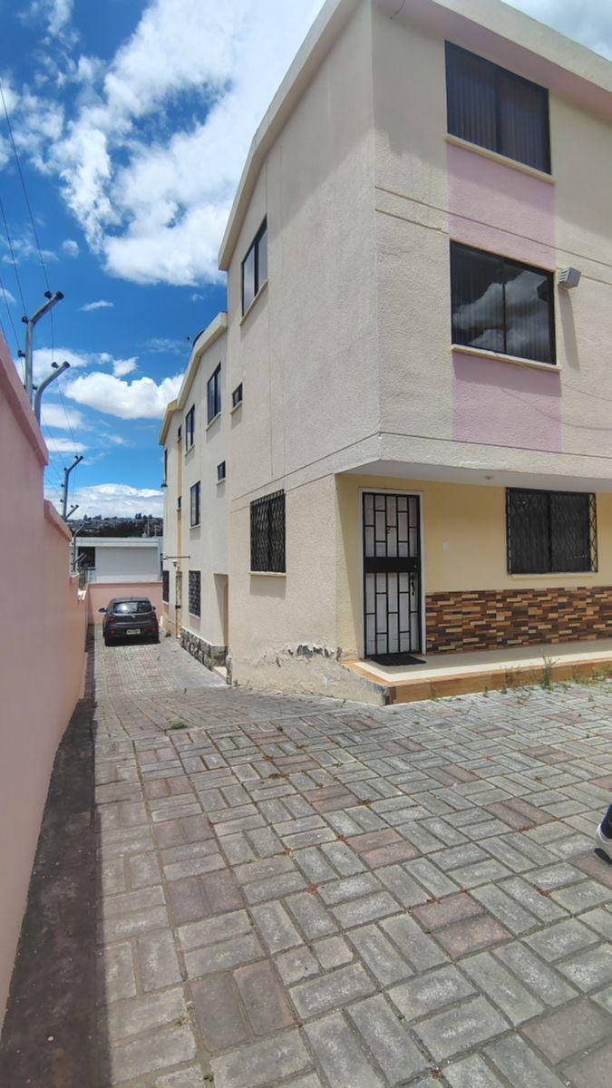 En Venta/ Renta Hermosa y Muy Comoda Casa, 4 Dorm., 2 Garajes, Sector La Campiña, El Condado — imagen 10