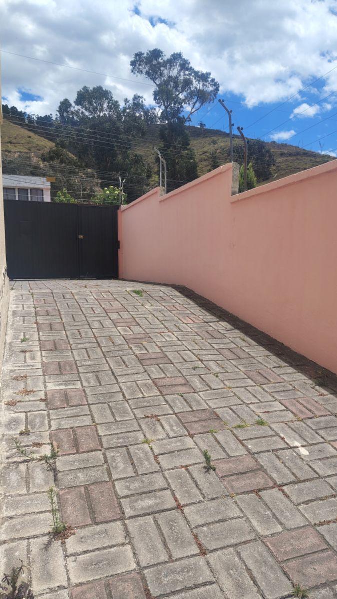 En Venta/ Renta Hermosa y Muy Comoda Casa, 4 Dorm., 2 Garajes, Sector La Campiña, El Condado — imagen 8