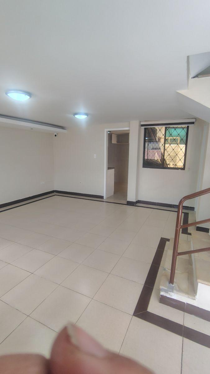 En Venta/ Renta Hermosa y Muy Comoda Casa, 4 Dorm., 2 Garajes, Sector La Campiña, El Condado — imagen 6
