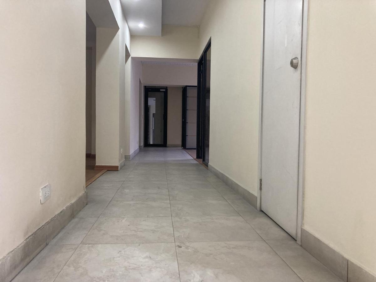 Local Comercial en Venta en La Av La Coruña — imagen 5