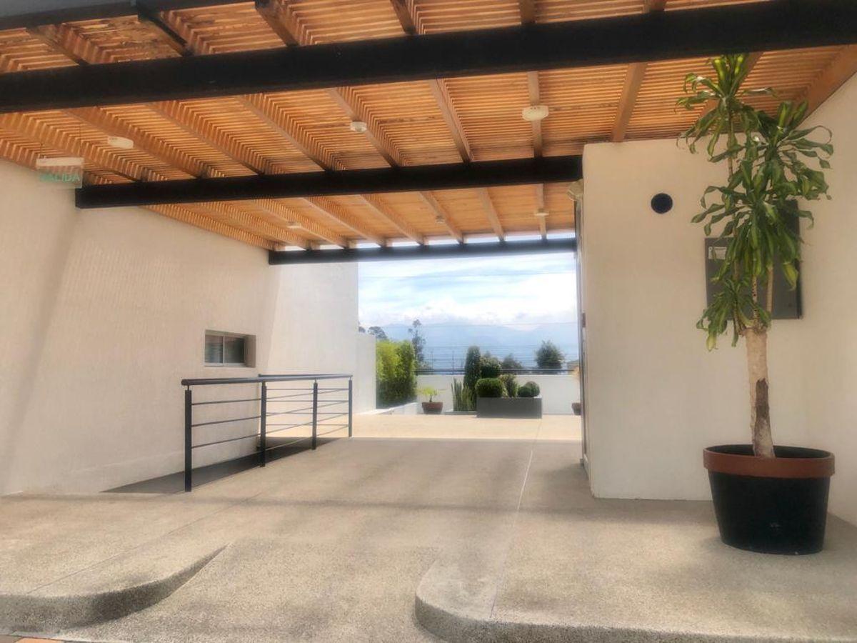 Venta - Bonita Casa con Jardin - San Juan de Cumbaya - con Vista — imagen 9